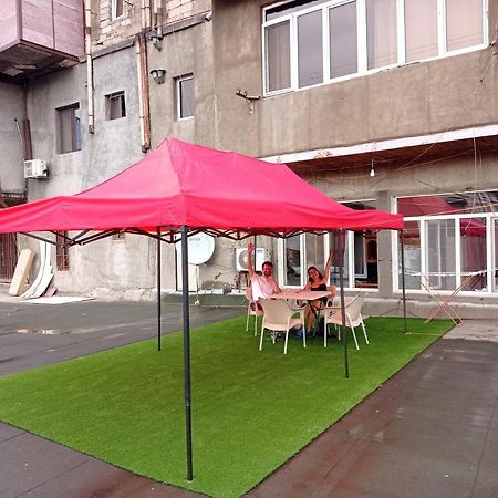 יירבאן Sun City Hostel מראה חיצוני תמונה