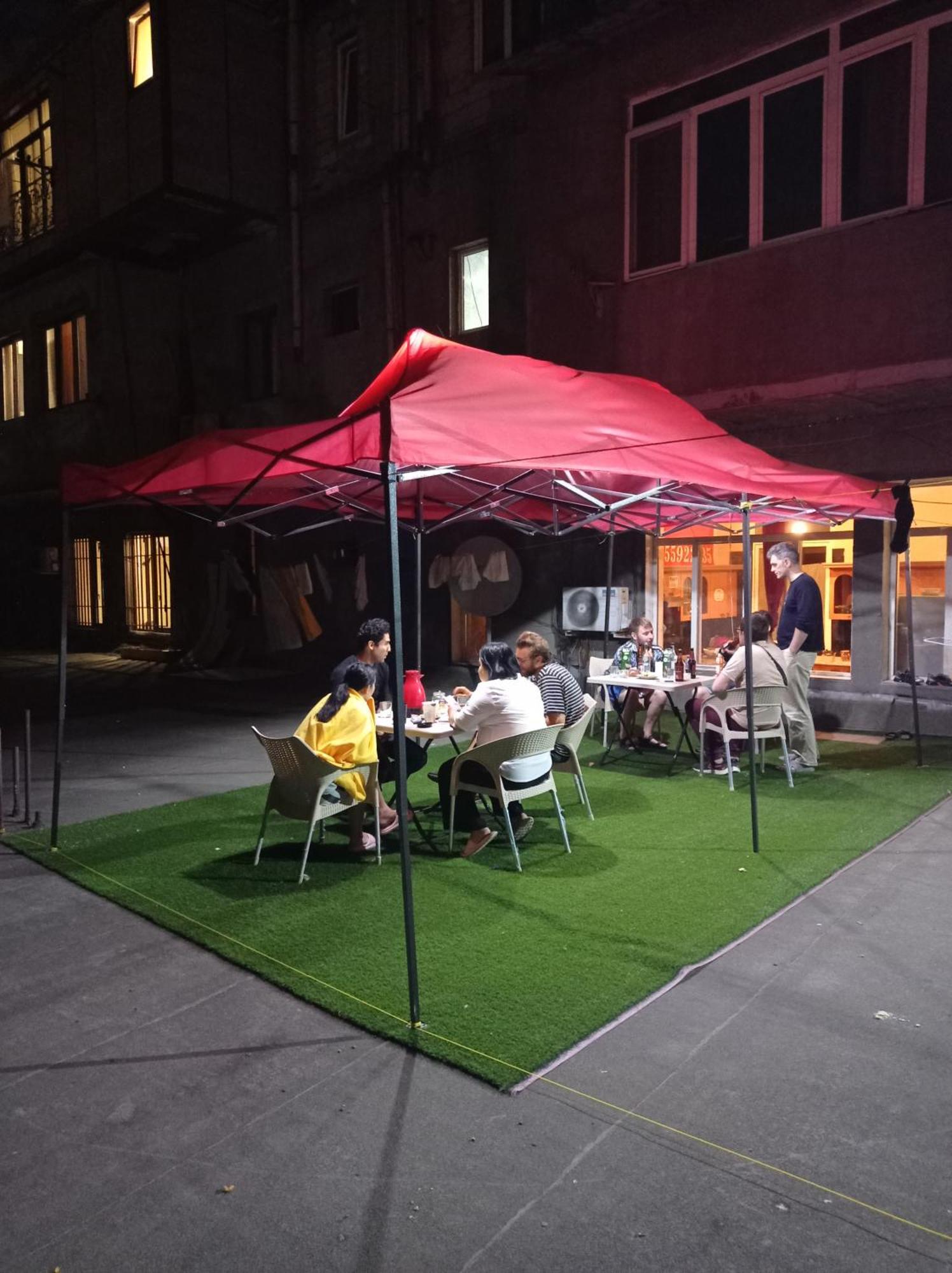 יירבאן Sun City Hostel מראה חיצוני תמונה